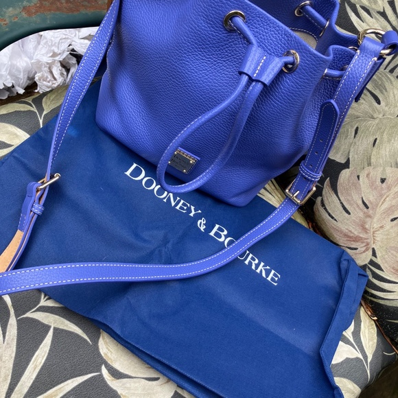 Dooney and Bourke drawstring shoulder bag - Picture 5 of 5